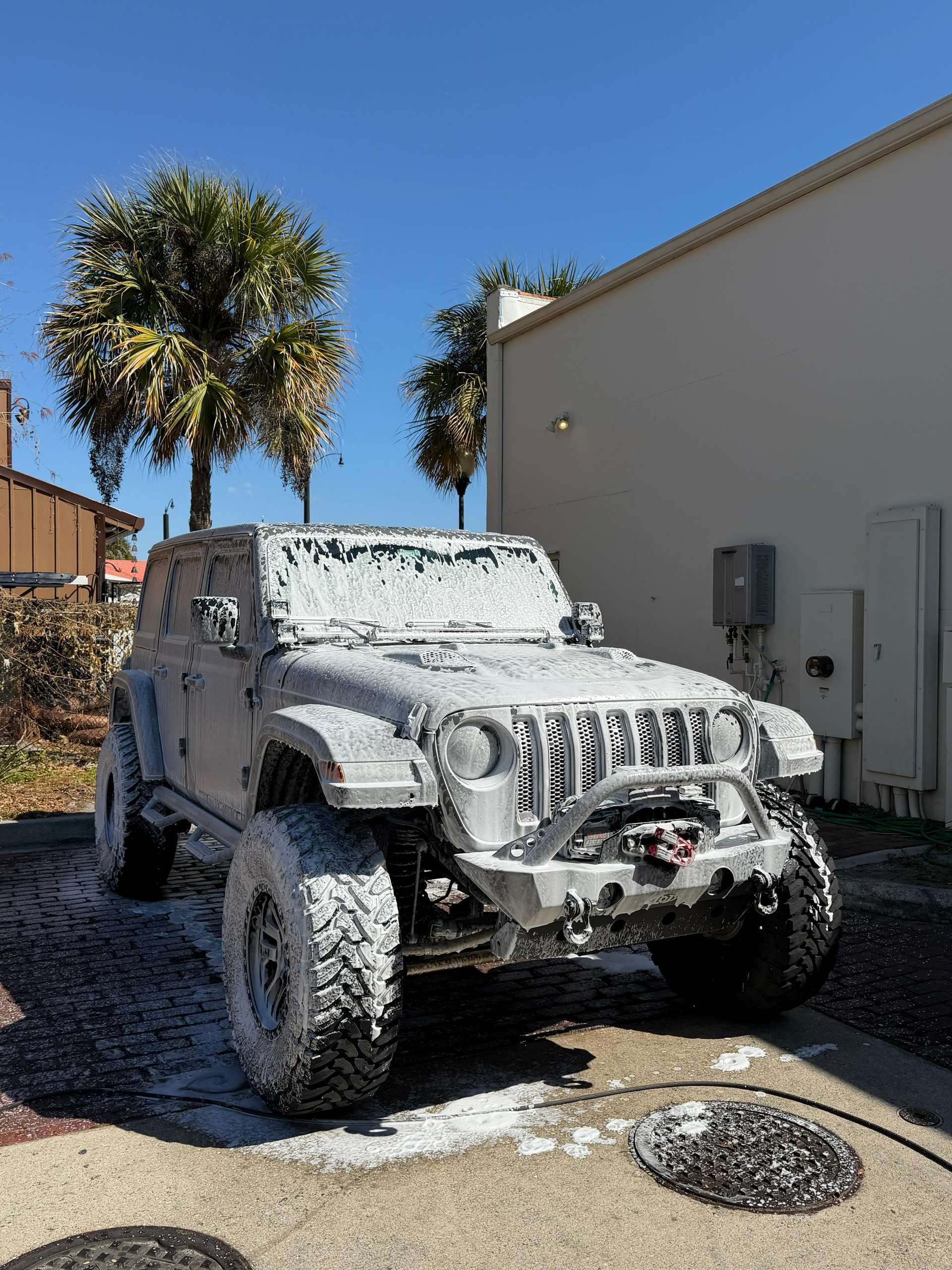 Mobile auto detailing in Orlando, FL · Jeep Wrangler foam wash service · mobile detail page